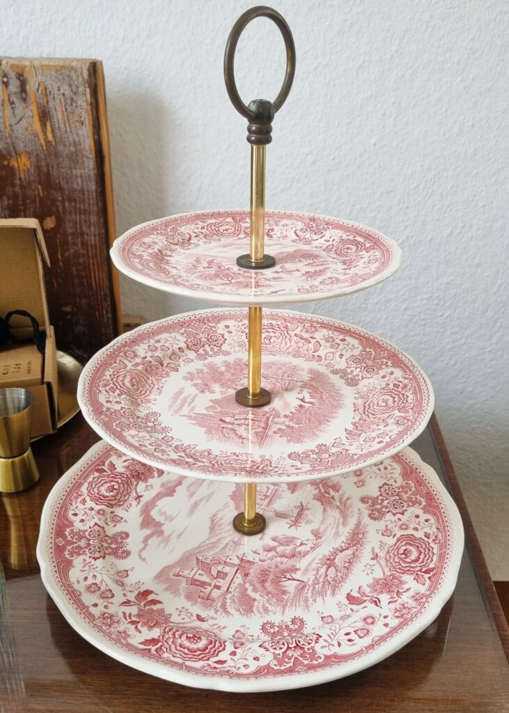 Etagere als Requisite für Foodfotografie